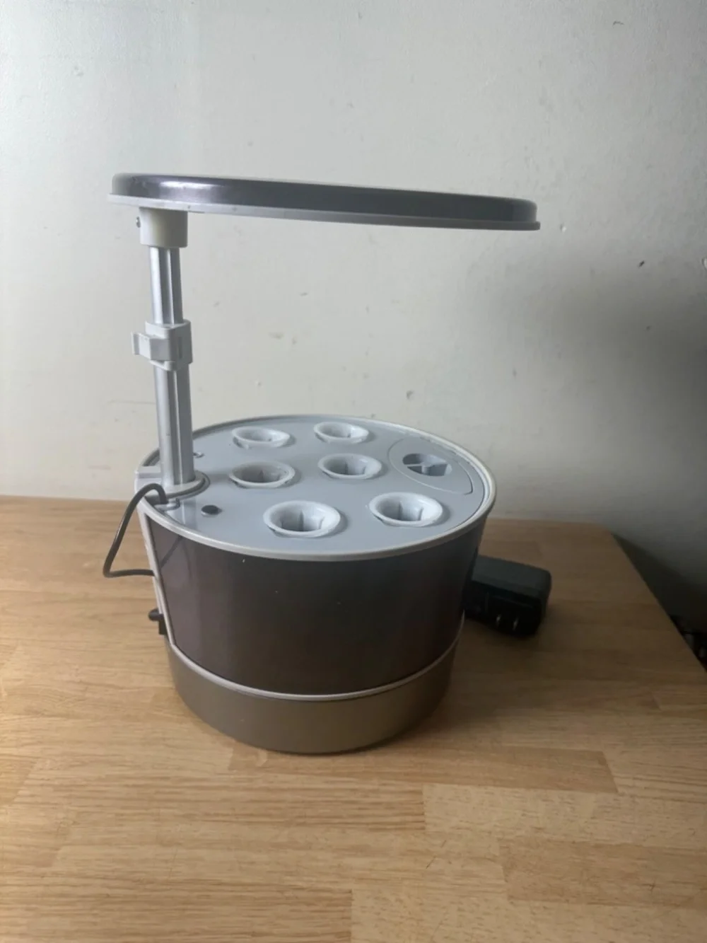 AEROGARDEN HARVEST 360 - 6-POD LED HYDROPONIC INDOOR GARDEN STAINLESS STEEL